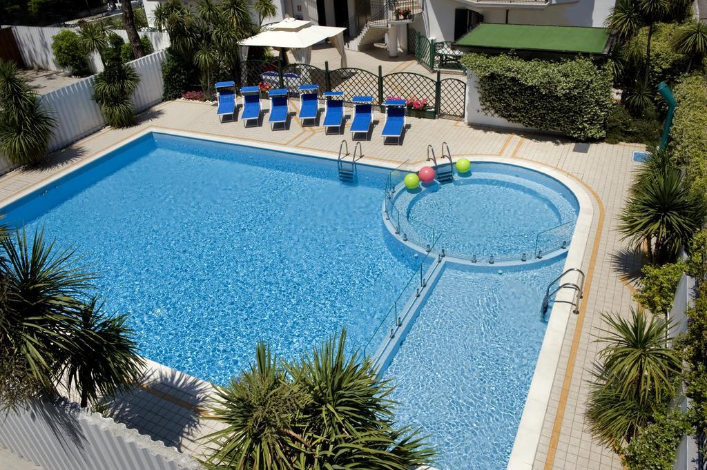 Residence Acquamarina San Benedetto del Tronto Esterno foto