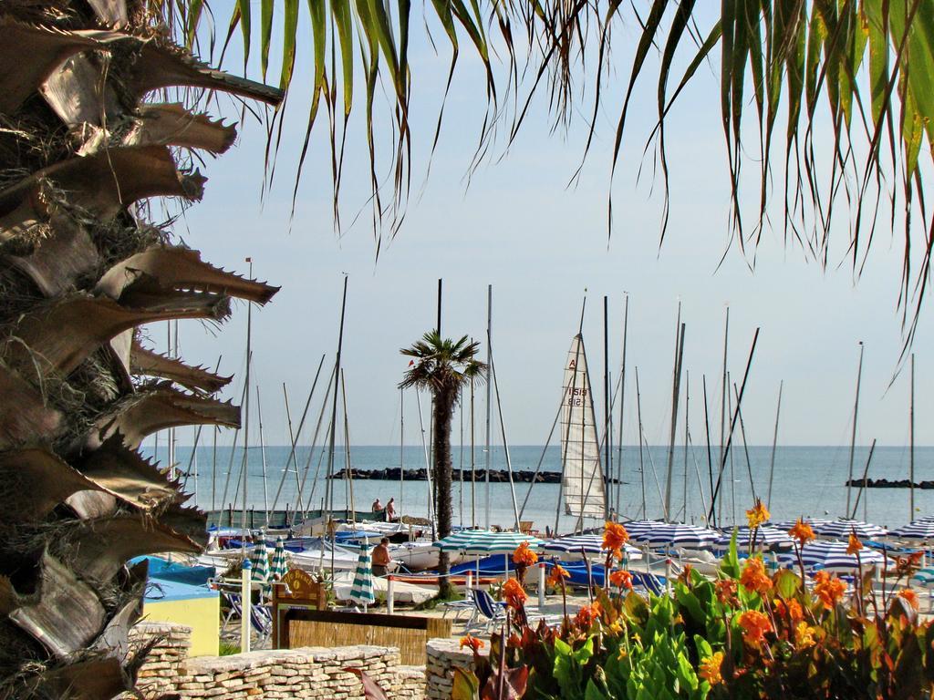Residence Acquamarina San Benedetto del Tronto Esterno foto