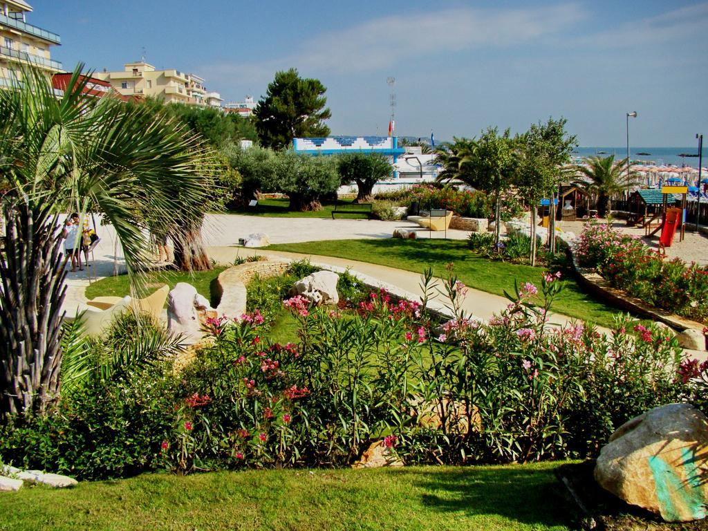 Residence Acquamarina San Benedetto del Tronto Esterno foto