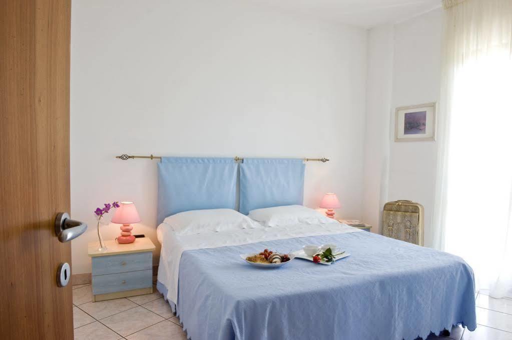 Residence Acquamarina San Benedetto del Tronto Esterno foto