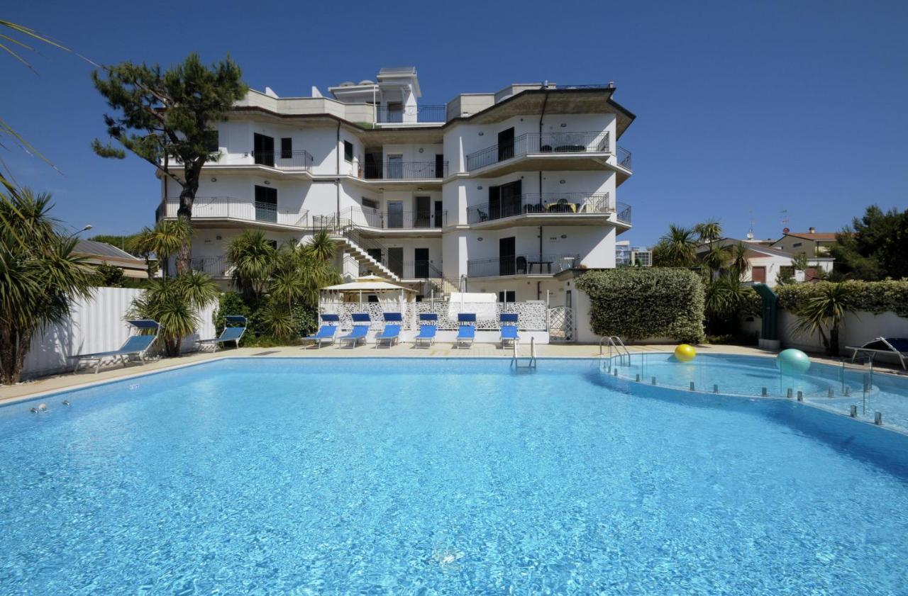 Residence Acquamarina San Benedetto del Tronto Esterno foto